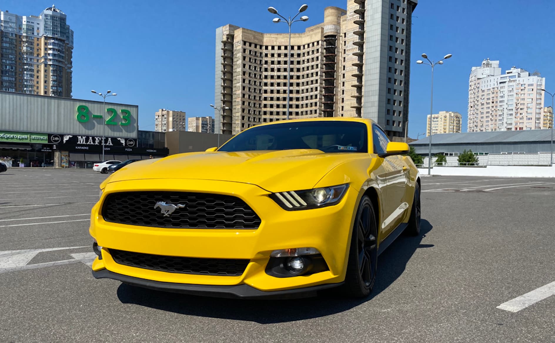 FORD MUSTANG